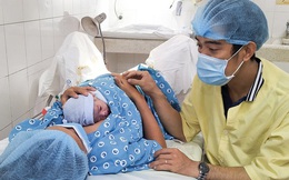 Đúng giao thừa, 5 em bé cùng cất tiếng khóc chào đời tại TP HCM