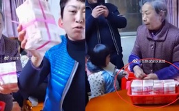 Bà ngoại 'nhà người ta' đem gần 3 tỉ lì xì cho các cháu, phong cách 'mừng tuổi theo cọc' khiến dân mạng đỏ mắt ước ao