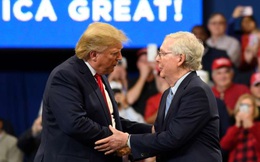 Trump-McConnell không ai chịu ai: “Cơn đau đầu” của đảng Cộng hòa