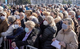 Vì sao nhiều nước châu Âu đổ xô mua vaccine COVID của Trung Quốc, Nga