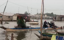 5 thanh niên liều lĩnh đâm thuyền vào công an để cướp lại hàng lậu