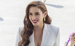 Võ Hoàng Yến khoe khéo vẻ quyến rũ
