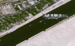 Đại khủng hoảng kênh đào Suez: Số tàu chờ đợi tại 2 đầu kênh đã lên tới 238 chiếc, ít nhất 10 ngày nữa mới có thể 'giải cứu' Ever Given