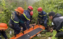 CLIP: Cứu thanh niên rơi xuống vực sâu 30m tại đèo Hải Vân