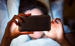 Con 12 tuổi xem phim “người lớn”, mẹ sững người nhưng xử lý tinh tế khiến dân mạng rần rần khen ngợi