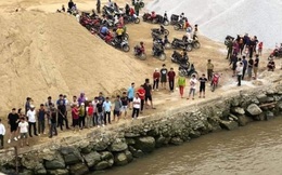 Hải Phòng: Tìm kiếm 2 phụ nữ mất tích trong vụ lật thuyền trên sông Văn Úc