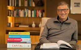 Dù đi du lịch, Bill Gates vẫn dành 3 tiếng/ngày để đọc sách: Đây là 3 tác phẩm hấp dẫn khiến ông không thể rời mắt tại thời điểm hiện tại