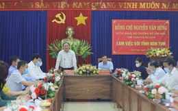 Bộ trưởng Nguyễn Văn Hùng: “Kon Tum có quang cảnh đẹp, sao không mạnh dạn đặt ước mơ trở thành trung tâm hội nghị của khu vực miền Trung-Tây Nguyên"?