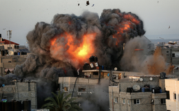 Israel mở 60 cuộc không kích Gaza, Hamas nhắm rocket vào căn cứ IAF