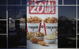 Mỹ: Thịt gà rơi vào tình trạng thiếu hụt và giá tăng cao chưa từng thấy, các chuỗi đồ ăn nhanh không kịp đáp ứng nhu cầu