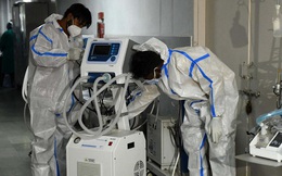 ''Tôi mất cả cha lẫn mẹ vì Covid, nhưng mừng vì họ không ra đi vào lúc này'': Tâm sự đau lòng của người con gái trong địa ngục Covid không lối thoát tại Ấn Độ