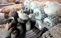 Nước suối trong vắt đột nhiên chảy ra từ ngọn núi, chuyên gia tới tìm nguyên nhân thì phát hiện 'những thứ khó tin'