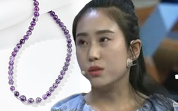 Cô gái mang dây chuyền thạch anh tím đi kiểm định, chuyên gia rùng mình: Bạn không nên đến đây!