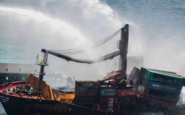 Sri Lanka gặp thảm hoạ môi trường lịch sử vì tàu chở hoá chất bốc cháy