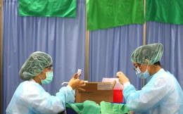 Bất chấp Trung Quốc, Nhật Bản gửi vắc-xin Covid-19 cho Đài Loan