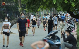 Hà Nội: Người lớn, trẻ nhỏ ngó lơ biển cấm, vô tư chui qua hàng rào công viên tập thể dục, chơi thể thao