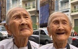 Cụ bà 80 tuổi bán vé số ở Sài Gòn nghẹn ngào khi được biếu 150k: "Cho rồi tiền đâu con ăn?"