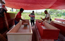 COVID-19 ‘càn quét’ Indonesia: Liên tiếp ghi nhận số ca tử vong kỷ lục, nhu cầu quan tài tăng gấp ba