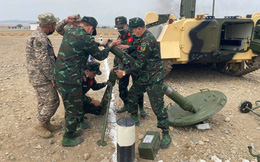 Đội tuyển Pháo binh QĐND Việt Nam tiếp nhận vũ khí trang bị