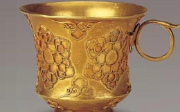 Hầm rượu cổ chứa hàng ngàn cổ vật: 'Chiếc cốc tàn phế' lại là báu vật trời ban!