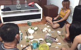 Được 3 nữ nhân viên nhà nghỉ mời, 2 thanh niên vào nhậu cùng thì bị công an bắt quả tang