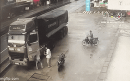 Tài xế Container lao xuống đánh người đi xe máy: Đoạn clip "bóc" diễn biến gây bức xúc trước đó vài giây
