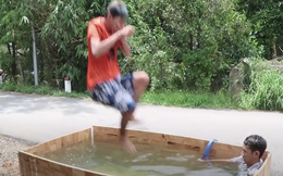 Một YouTuber Việt Nam bị chỉ trích dữ dội vì coi thường mạng người, làm hồ bơi tự chế ngay lề đường suýt thì có tai nạn xảy ra!