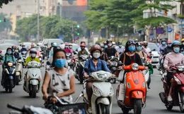 CLIP: Cảnh đường phố Hà Nội đông đúc trong ngày đầu tuần