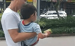 Con trai bị bắt cóc, mẹ gặp lại nhưng vờ không nhận ra, hành động sau đó quyết định an nguy đứa bé
