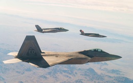 Tiêm kích F-22 đấu với F-35