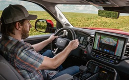 Khám phá màn hình trên Toyota Tundra 2022: Xịn và to chưa từng có, hiện đại như Lexus, có trợ lý ảo Hey Toyota