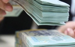 'Bán giấy lấy tiền thật': Cuộc chơi lãi suất lớn, rủi ro cao