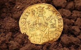 Phát hiện đồng tiền vàng đầu tiên của nước Anh đúc từ năm 1257
