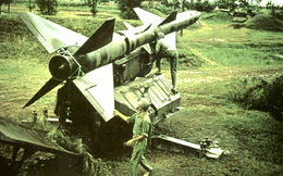 4 B-52 Mỹ tan xác, hé lộ cách đánh xuất sắc của người Anh hùng - Kỳ tích chưa từng có