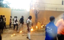 Người biểu tình bao vây Đại sứ quán Pháp tại Burkina Faso