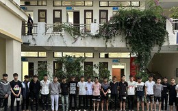 4 người thương vong sau khi bị đoàn xe của nhóm côn đồ mang phóng lợn tông