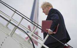 Ông Boris Johnson gấp rút bay về Anh giữa tin đồn sắp tham gia cuộc đua thủ tướng