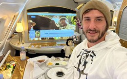 Chàng trai du lịch 15 năm, bay 2.000 hơn chuyến chỉ để thưởng thức đồ ăn trên máy bay