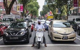 Lạm phát gia tăng, giá giấy phép lái xe máy ở Singapore cao hơn cả tiền mua xe