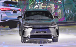 Tâm điểm là Toyota bZ4X nhưng mối quan tâm là Veloz và Avanza sẽ lắp ráp trong nước