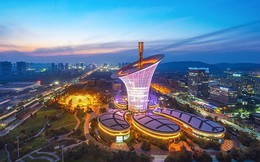Từ thành phố thép "lột xác" thành thành phố ánh sáng: Phép màu nào tạo nên kỳ tích Vũ Hán?