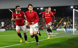 Chân sút 18 tuổi lập công phút bù giờ, Man United thắng nghẹt thở Fulham