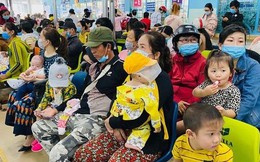 Trẻ mắc bệnh 'ùn ùn', nhiều bệnh viện quá tải vì 'nợ miễn dịch' hậu COVID-19