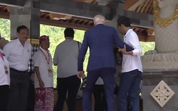 Tổng thống Widodo phản ứng nhanh khi Tổng thống Biden trượt chân