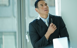 Bất ngờ gặp lại sếp cũ, tôi lặng người khi thấy anh mặc bộ đồ bảo vệ