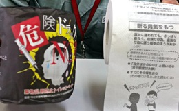 Nhật Bản in thông điệp ngăn tự tử lên giấy vệ sinh