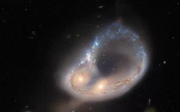 Hai thiên hà va chạm trực diện tạo ra vòng tròn tuyệt đẹp