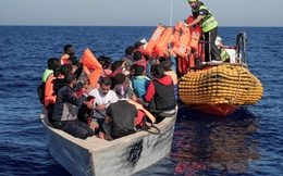 EU “tìm cách xoa dịu” căng thẳng về vấn đề người di cư sau bất đồng Pháp-Italy