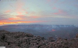 Núi lửa lớn nhất thế giới phun trào sau gần 40 năm, người dân Mỹ có sợ hãi?