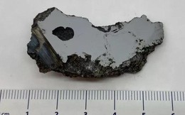 Hai khoáng chất chưa từng thấy trên Trái đất được tìm thấy bên trong thiên thạch nặng 15 tấn